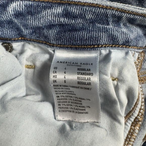 American Eagle Mom Jean Women's Size 4 Blue Distressed High-Rise Tapered Leg - Picture 7 of 11